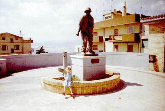  U seminatore, omagio alla civilt� contadini di GRASSANO, in da chiazz' 